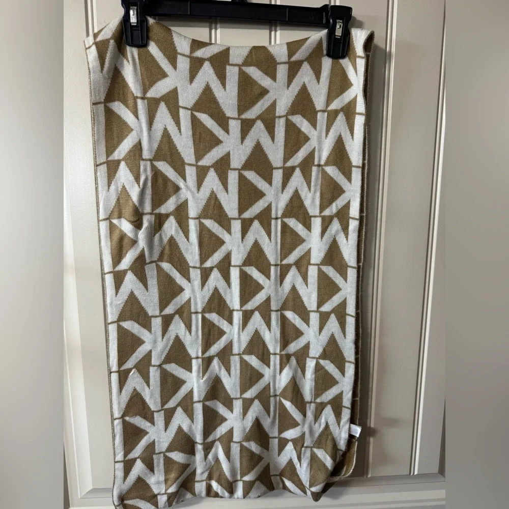 MICHAEL KORS 🌟 Reversible Infinity Scarf - Cream, White, Tan (OS)